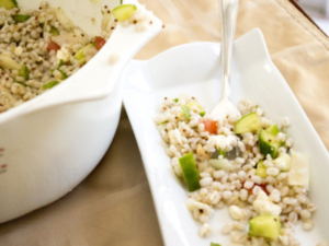 Salade d'orge à la menthe poivrée et au feta