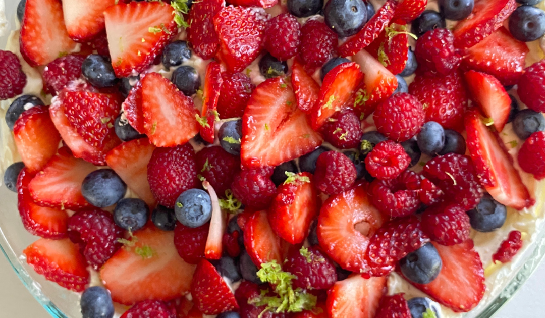 Tarte sans cuisson aux petits fruits et fromage