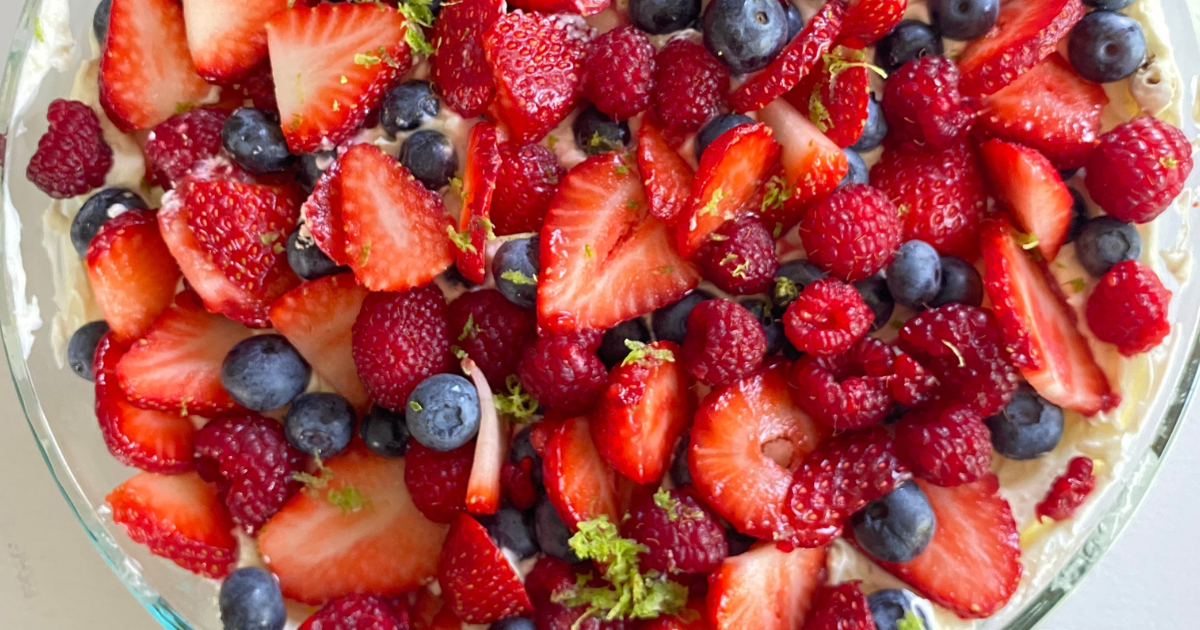 Tarte sans cuisson aux petits fruits et fromage